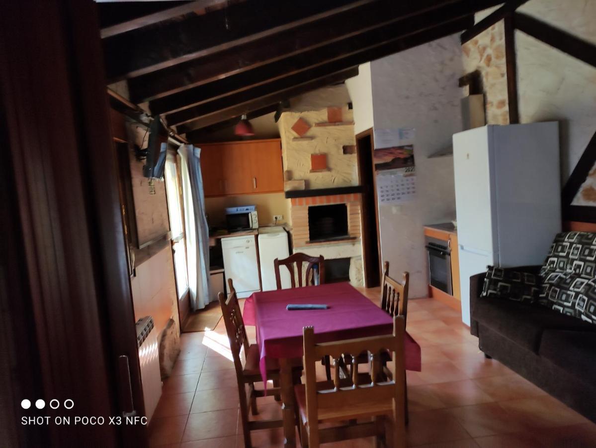 Apartamentos Turisticos Los Abuelos Montemayor de Pililla Luaran gambar