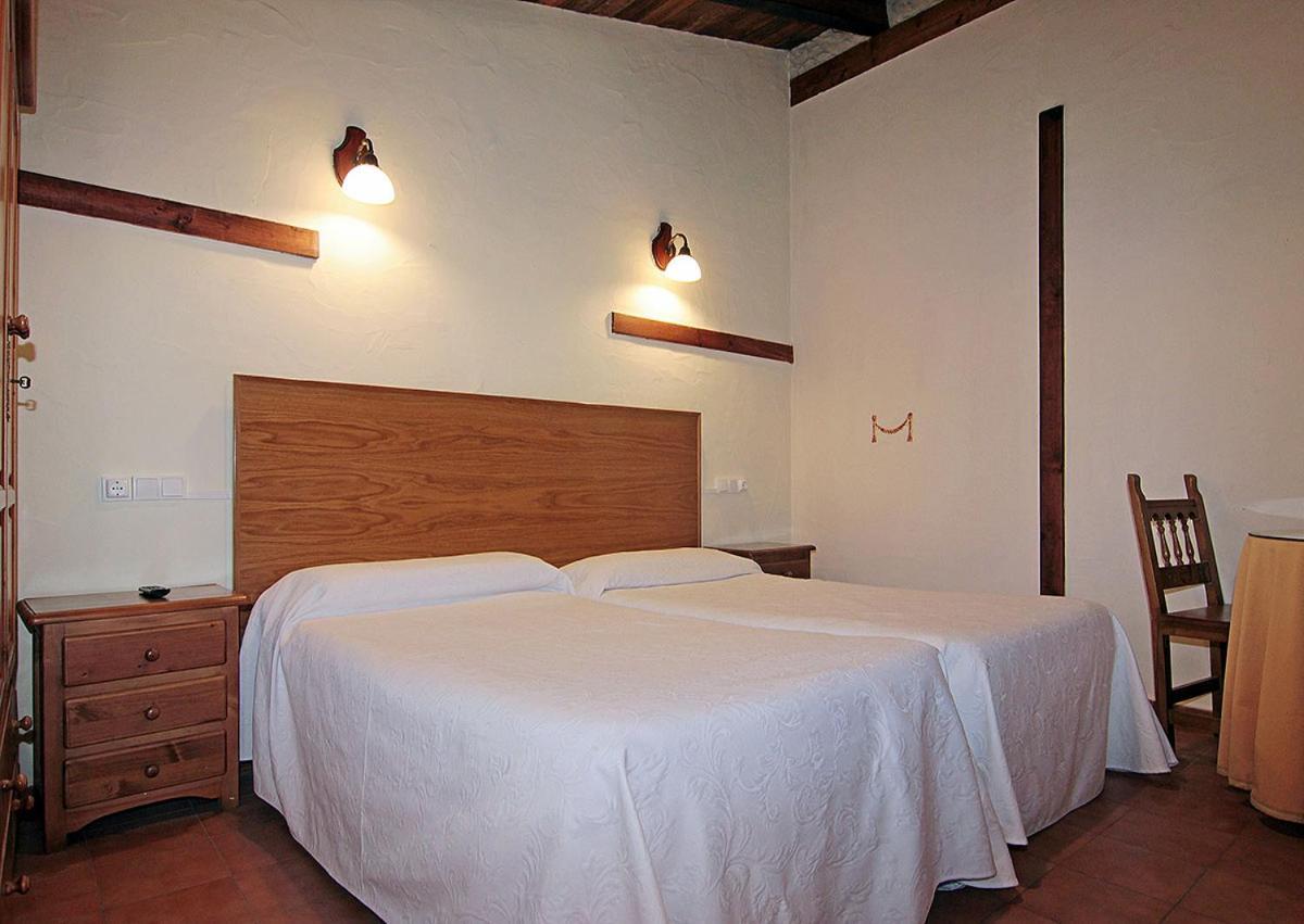 Apartamentos Turisticos Los Abuelos Montemayor de Pililla Luaran gambar