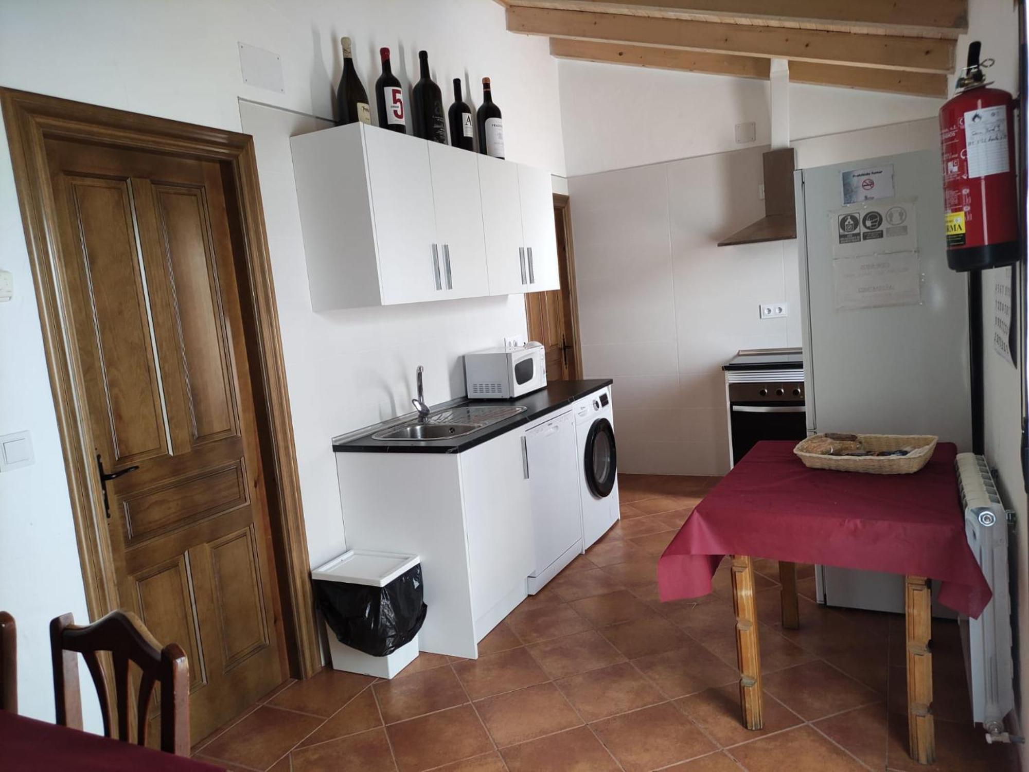 Apartamentos Turisticos Los Abuelos Montemayor de Pililla Luaran gambar