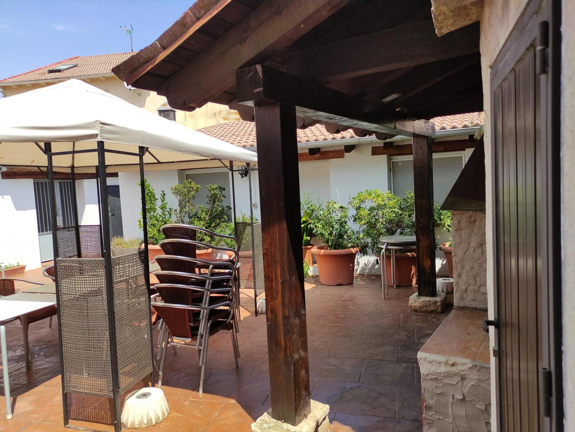 Apartamentos Turisticos Los Abuelos Montemayor de Pililla Luaran gambar