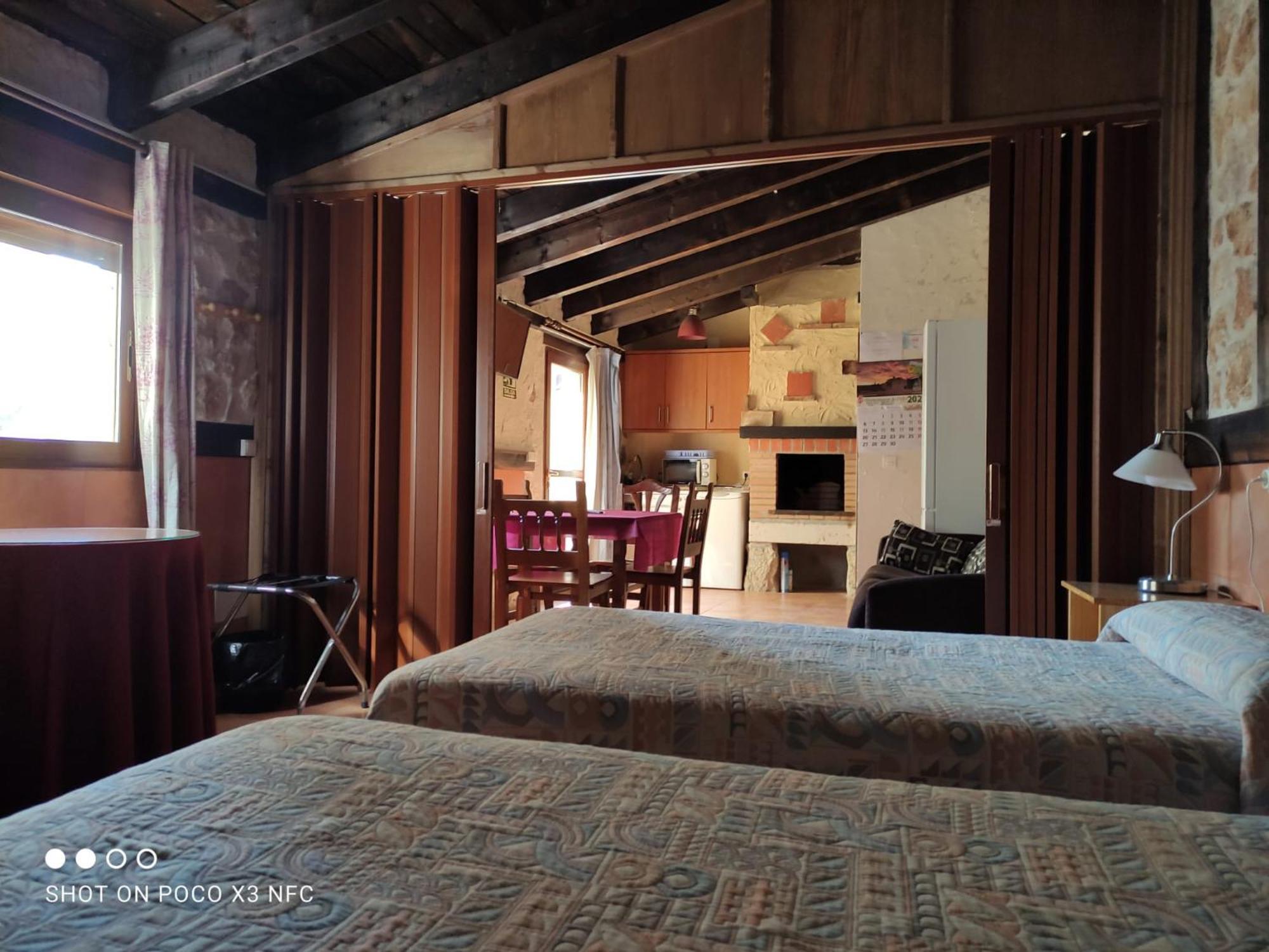 Apartamentos Turisticos Los Abuelos Montemayor de Pililla Luaran gambar