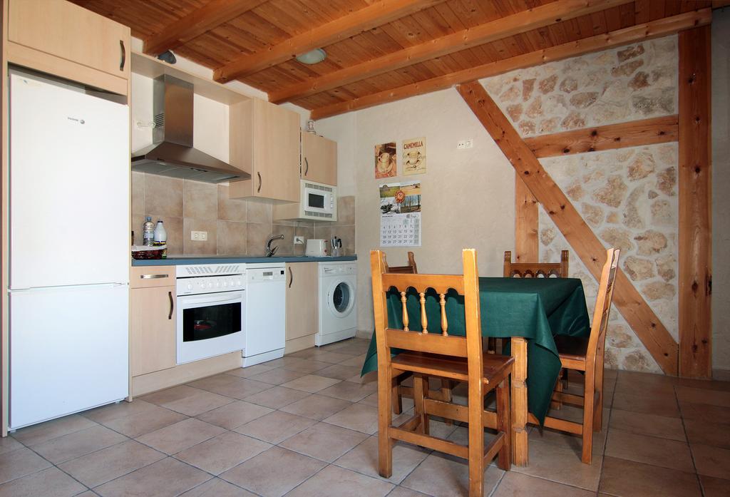 Apartamentos Turisticos Los Abuelos Montemayor de Pililla Luaran gambar