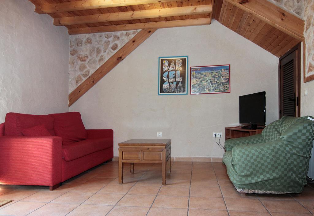 Apartamentos Turisticos Los Abuelos Montemayor de Pililla Luaran gambar