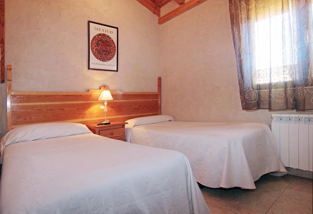 Apartamentos Turisticos Los Abuelos Montemayor de Pililla Luaran gambar