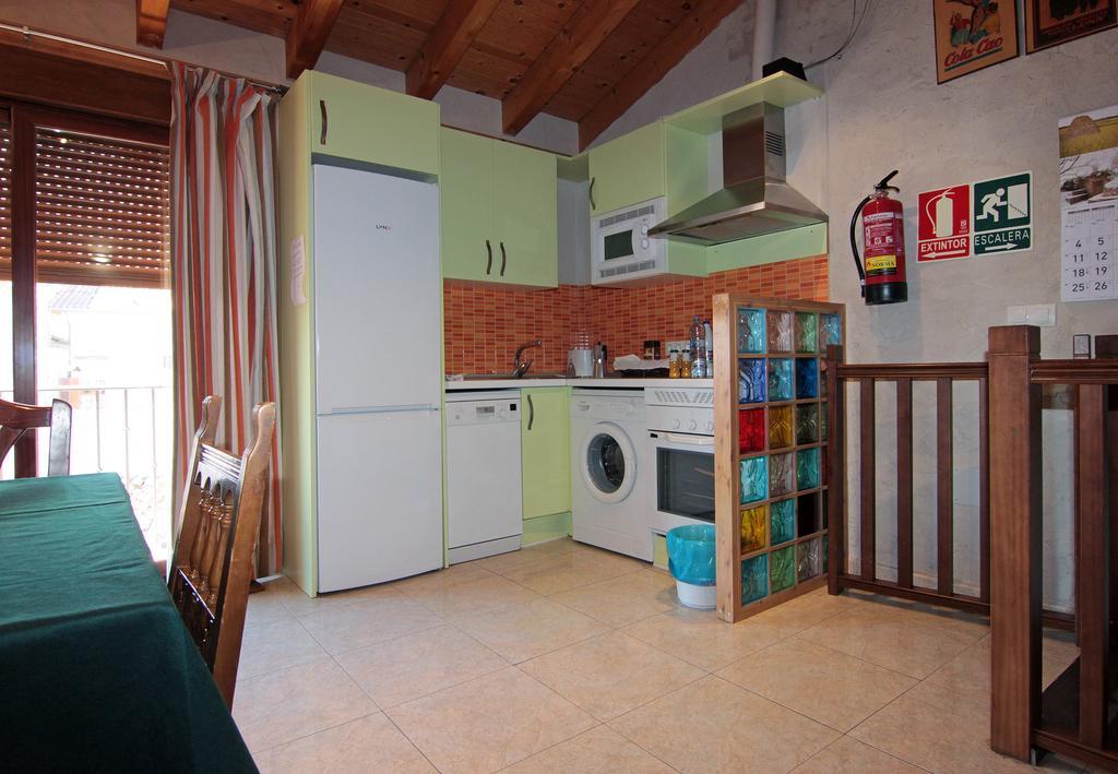 Apartamentos Turisticos Los Abuelos Montemayor de Pililla Luaran gambar